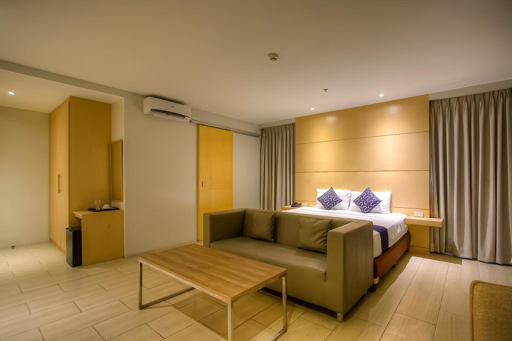 Capital O 827 Speciale Hotel 로사리오 외부 사진
